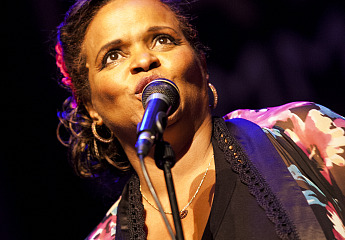 December Songs met Deborah Carter