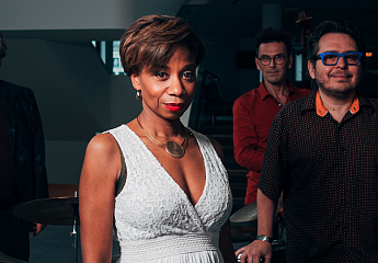 Italian Opera Meets Jazz. Mike del Ferro & Christina Clark Italian Opera Meets Jazz